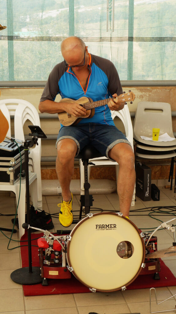 Olivier au ukulele Olivier au ukulele
