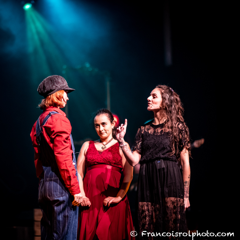 Pauline, Marine, Sarah Pauline, Marine, Sarah