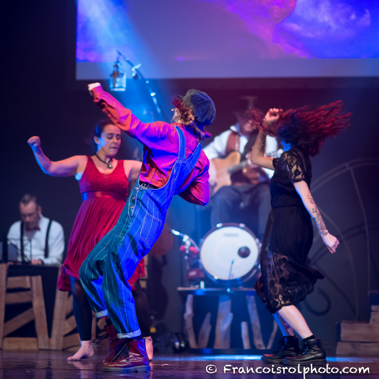 Denis, Marine, Pauline, Olivier, Sarah