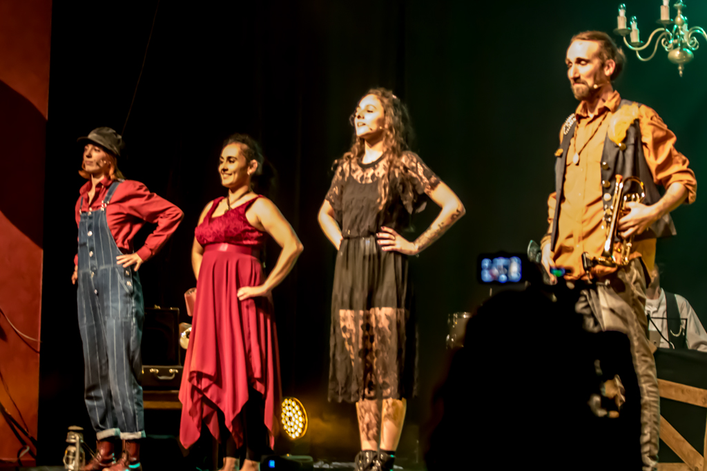 Pauline, Marine, Sarah, Paul © Patrick Marguerin