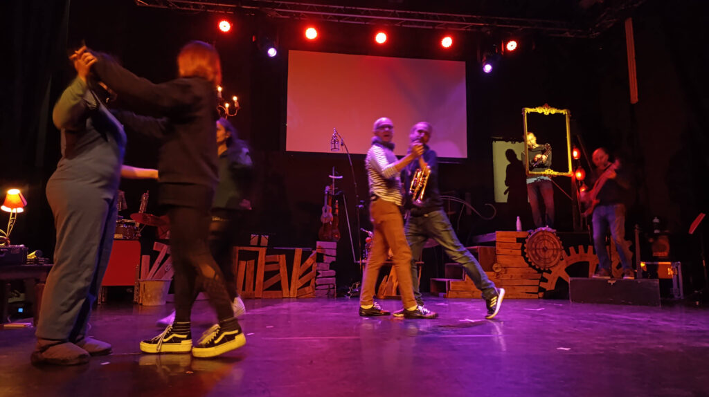 Marine, Pauline, Sarah, Olivier, Paul, Denis, Pascal © Laetitia