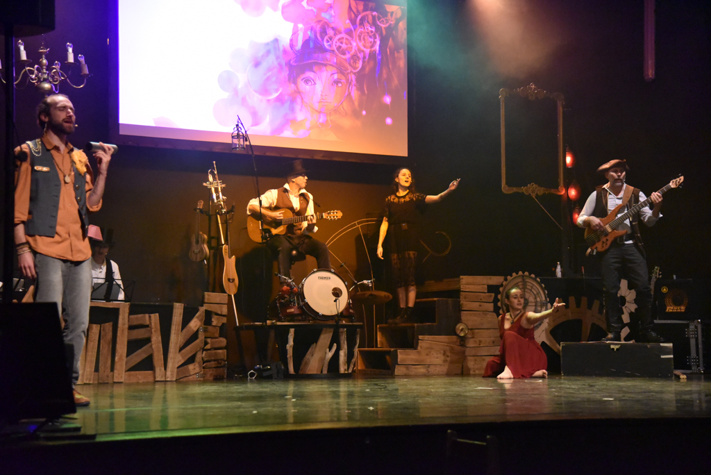 Paul, Olivier, Sarah, Marine, Pascal © Gilles Jouvenel