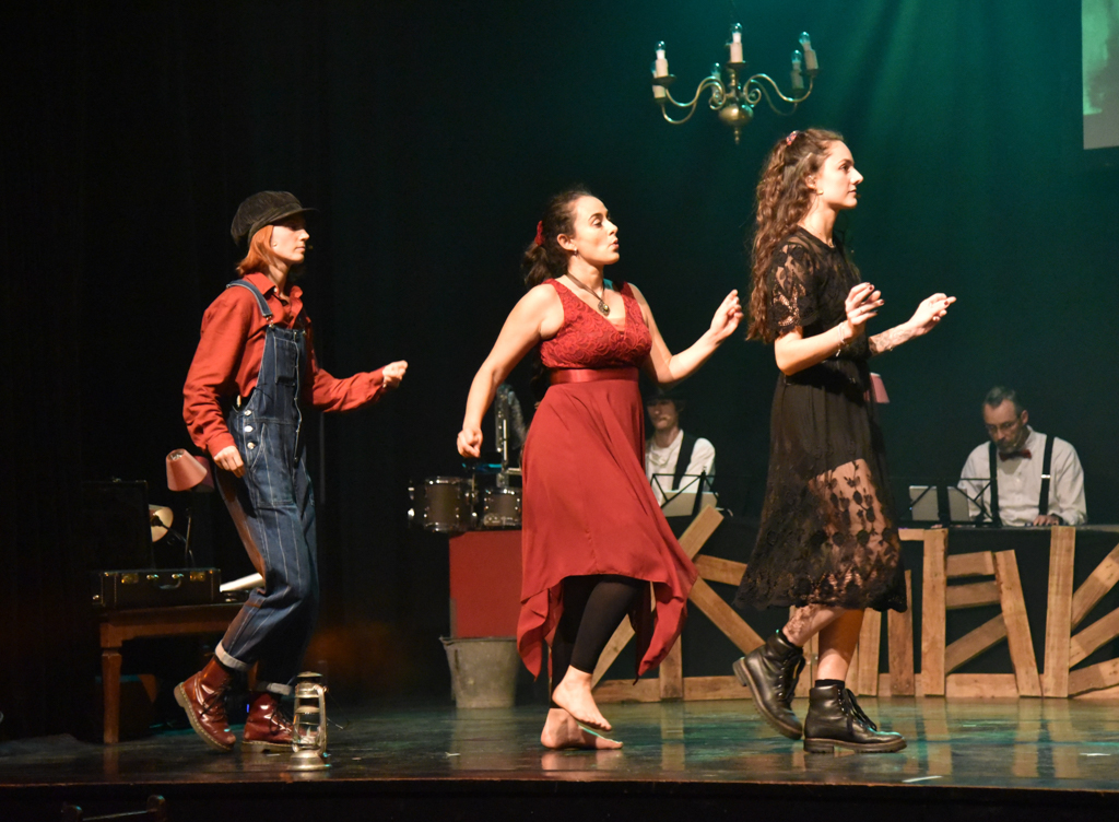 Pauline, Marine, Sarah, Denis © Gilles Jouvenel