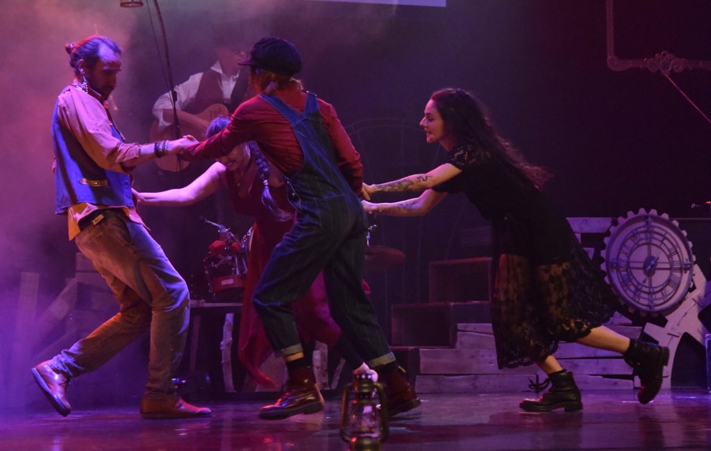 Paul, Pauline, Marine, Olivier, Sarah © Gilles Jouvenel