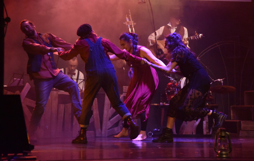 Paul, Pauline, Marine, Sarah, Olivier © Gilles Jouvenel