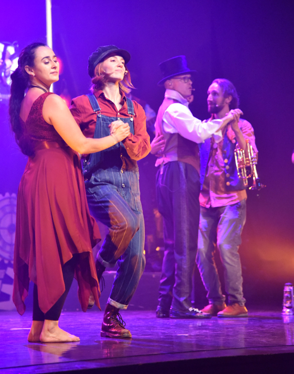 Marine, Pauline, Olivier, Paul © Gilles Jouvenel Marine, Pauline, Olivier, Paul © Gilles Jouvenel