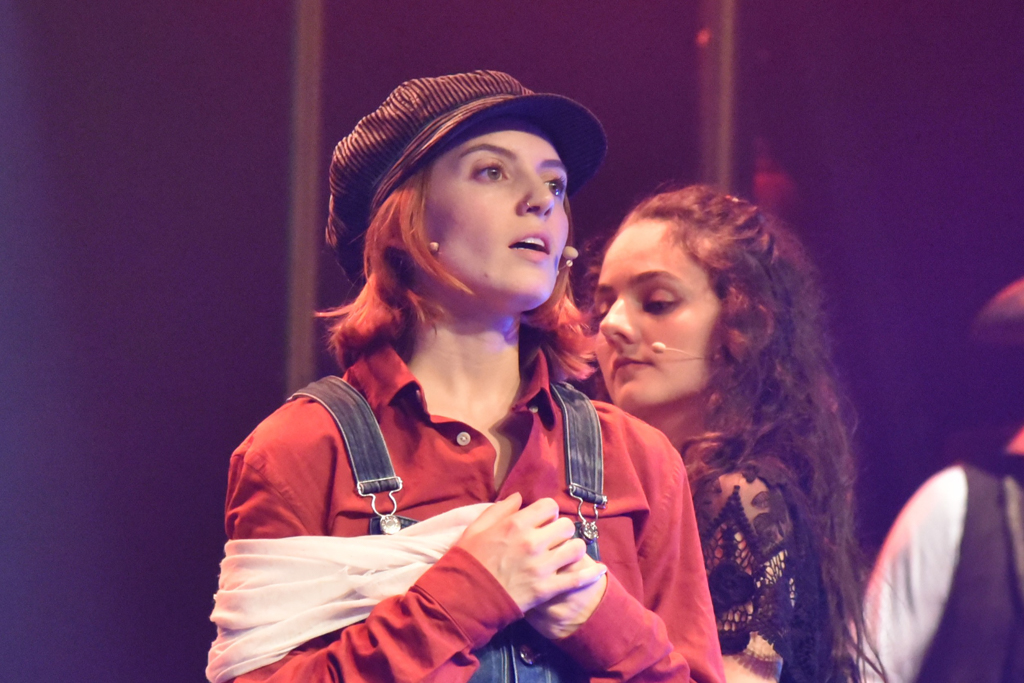 Pauline, Sarah © Gilles Jouvenel