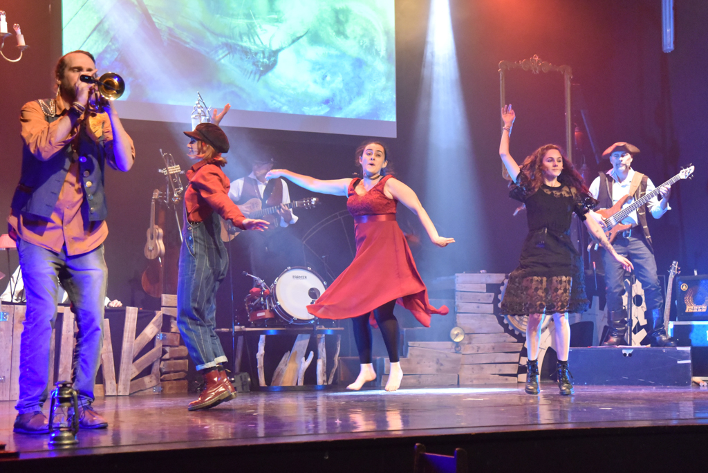 Paul, Olivier, Pauline, Marine, Sarah, Pascal © Gilles Jouvenel