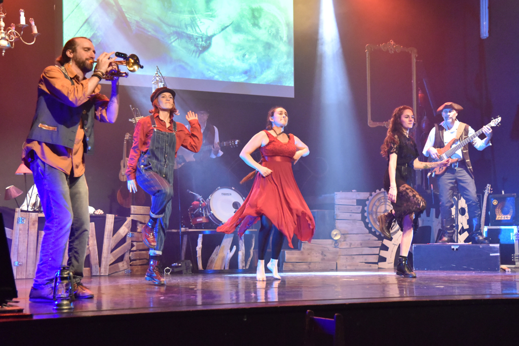 Paul, Olivier, Pauline, Marine, Sarah, Pascal © Gilles Jouvenel