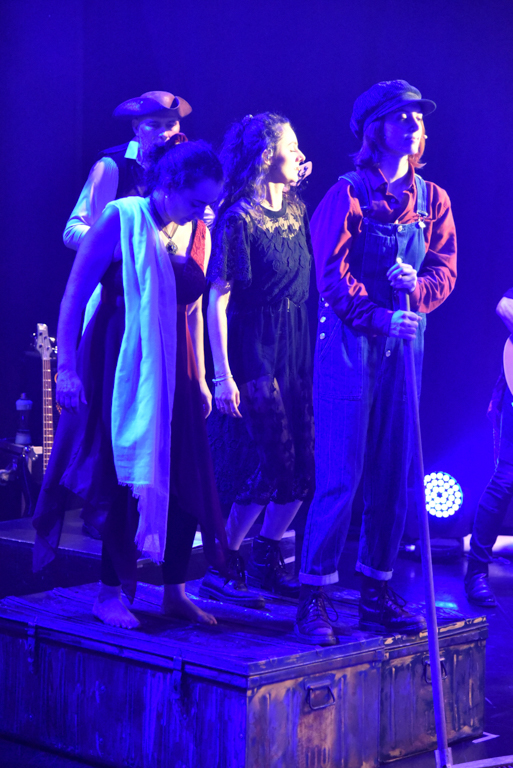Pascal, Marine, Sarah, Pauline © Gilles Jouvenel