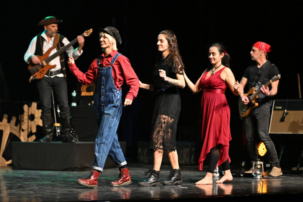 Pascal, Pauline, Sarah, Marine, Sébastien © Gilles Jouvenel