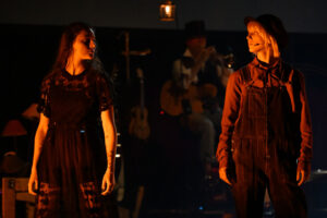 Sarah, Pauline © Gilles Jouvenel