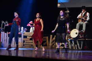 Pauline, Marine, Sarah, Olivier © Gilles Jouvenel