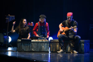 Sarah, Pauline, Sébastien © Gilles Jouvenel